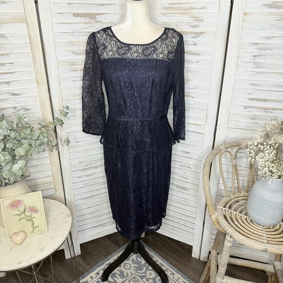 ADRIANNA PAPELL 12 Women's Lace Overlay Sheath Dress Peplum Navy Cocktail Short - Picture 14 of 14